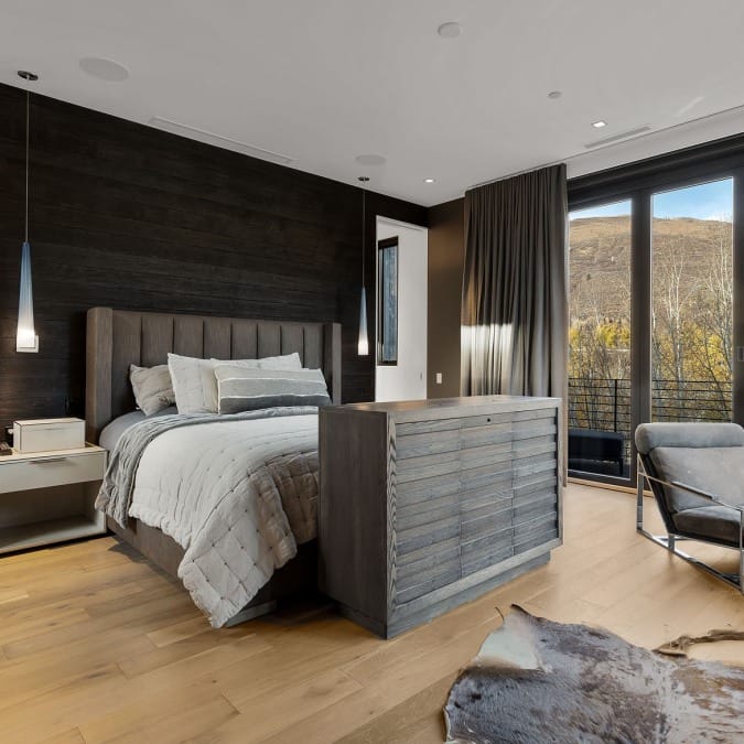 Bedroom with En Suite Bathroom