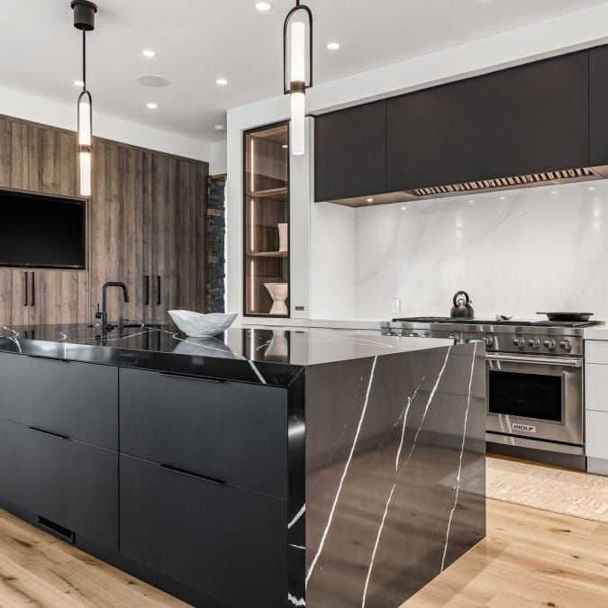 Stunning Island with Waterfall Mitered Edge Quartz Stunning Island with Waterfall Mitered Edge Quartz