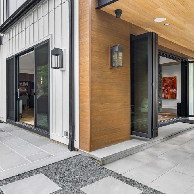 Indoor/Outdoor Flow from Living Room and Dining Rooms Indoor/Outdoor Flow from Living Room and Dining Rooms