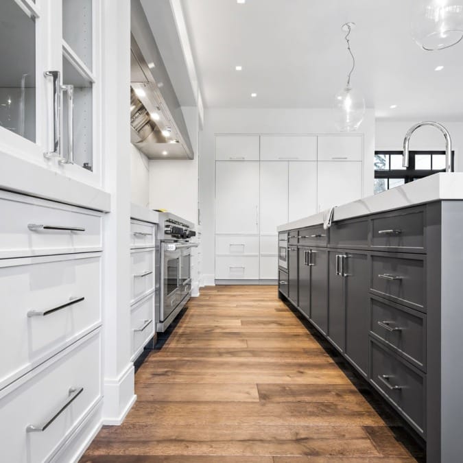 Two Toned Island Cabinetry Two Toned Island Cabinetry