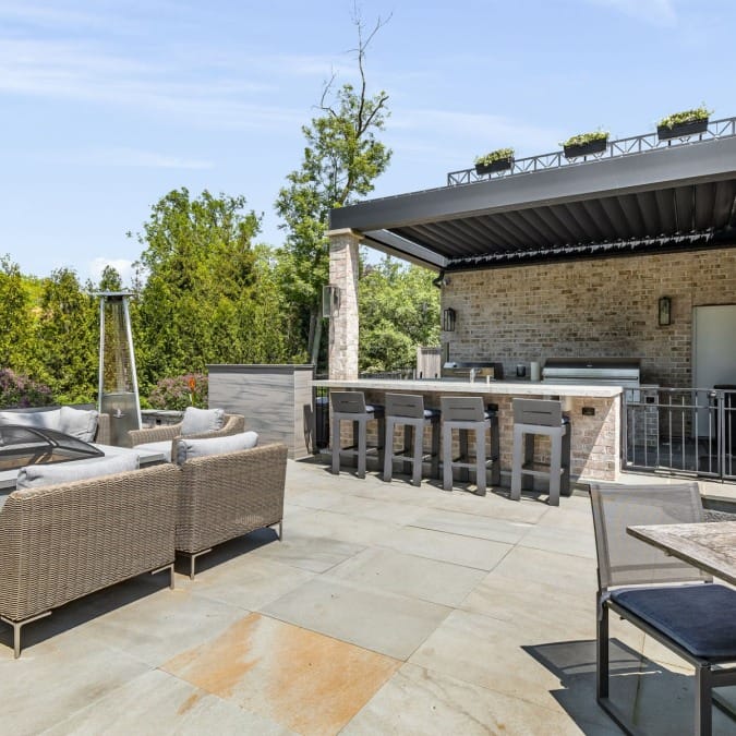 Outdoor Kitchen with Azenco Pergola and Service Bar