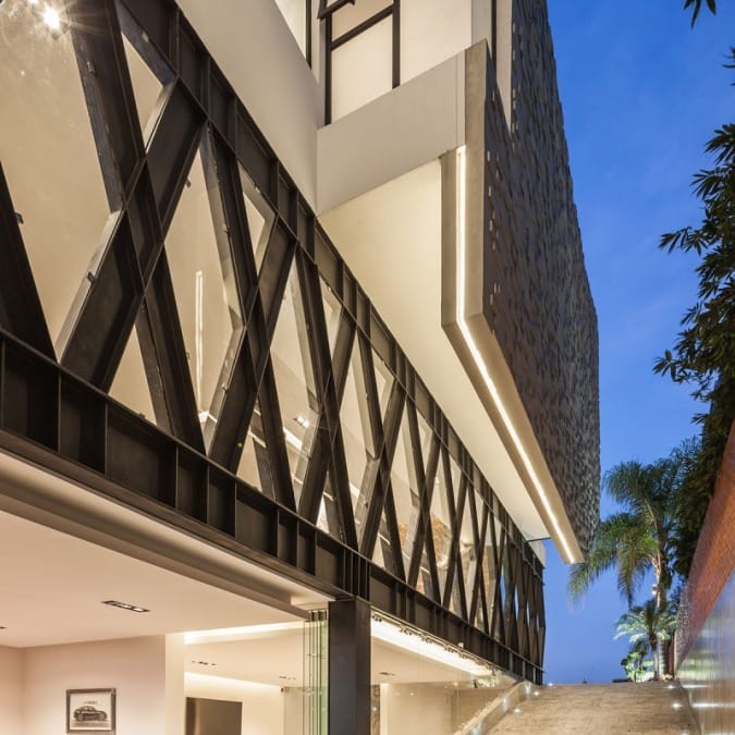 Steel Cross Beams with Glass Windows