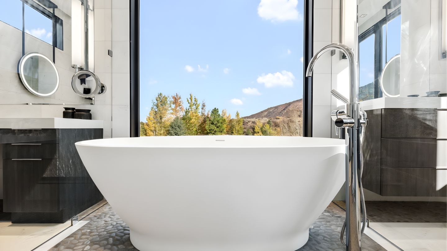 Luxury Bathroom Materials: Choosing the Best Options for Your Custom Home