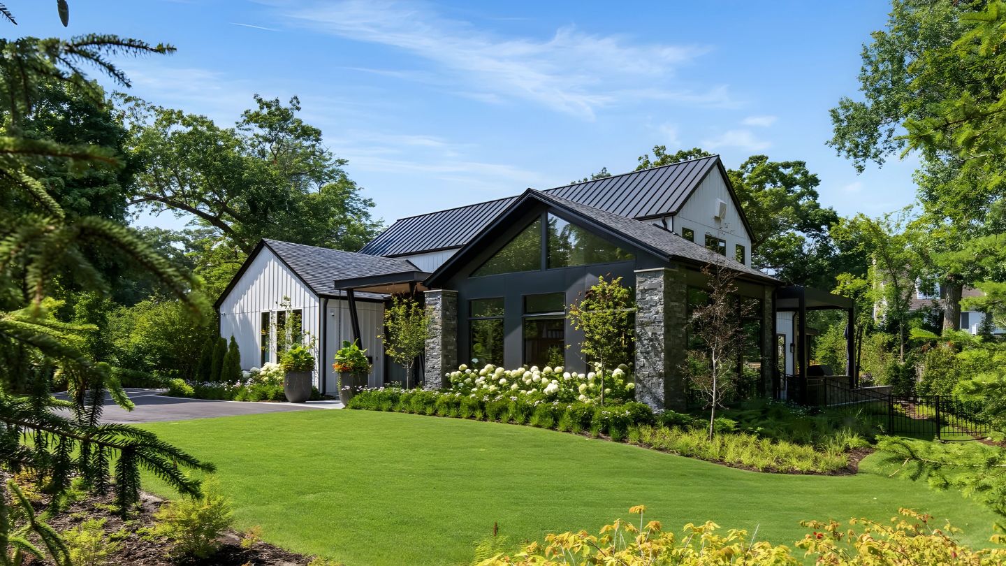Why is Choosing a Custom Home Over a Spec Home Worth It?