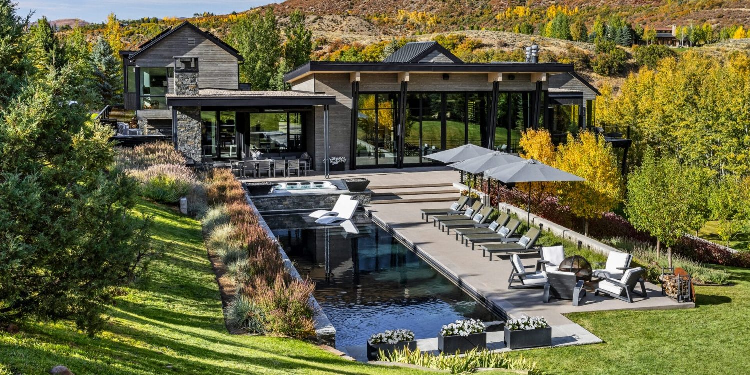 pdetphotography-airoom-322_coach_rd-aspen-co-9_29_2023-rear_exterior-6_EDIT.jpg